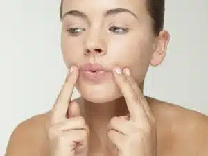 Gezichtsyoga: Transformeer Je Huid met Oefeningen, Ervaringen en Resultaten - Een Complete Gids